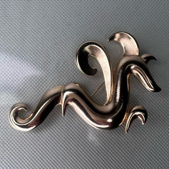 Vintage Modernist Gold Tone Dragon Brooch1980s Sculptural Swirl Pin